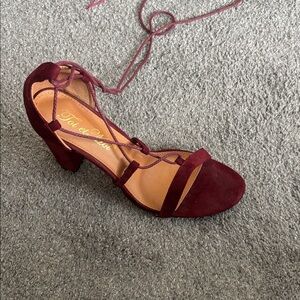 Toi et Moi Maroon Strappy sandals Heels Size 10